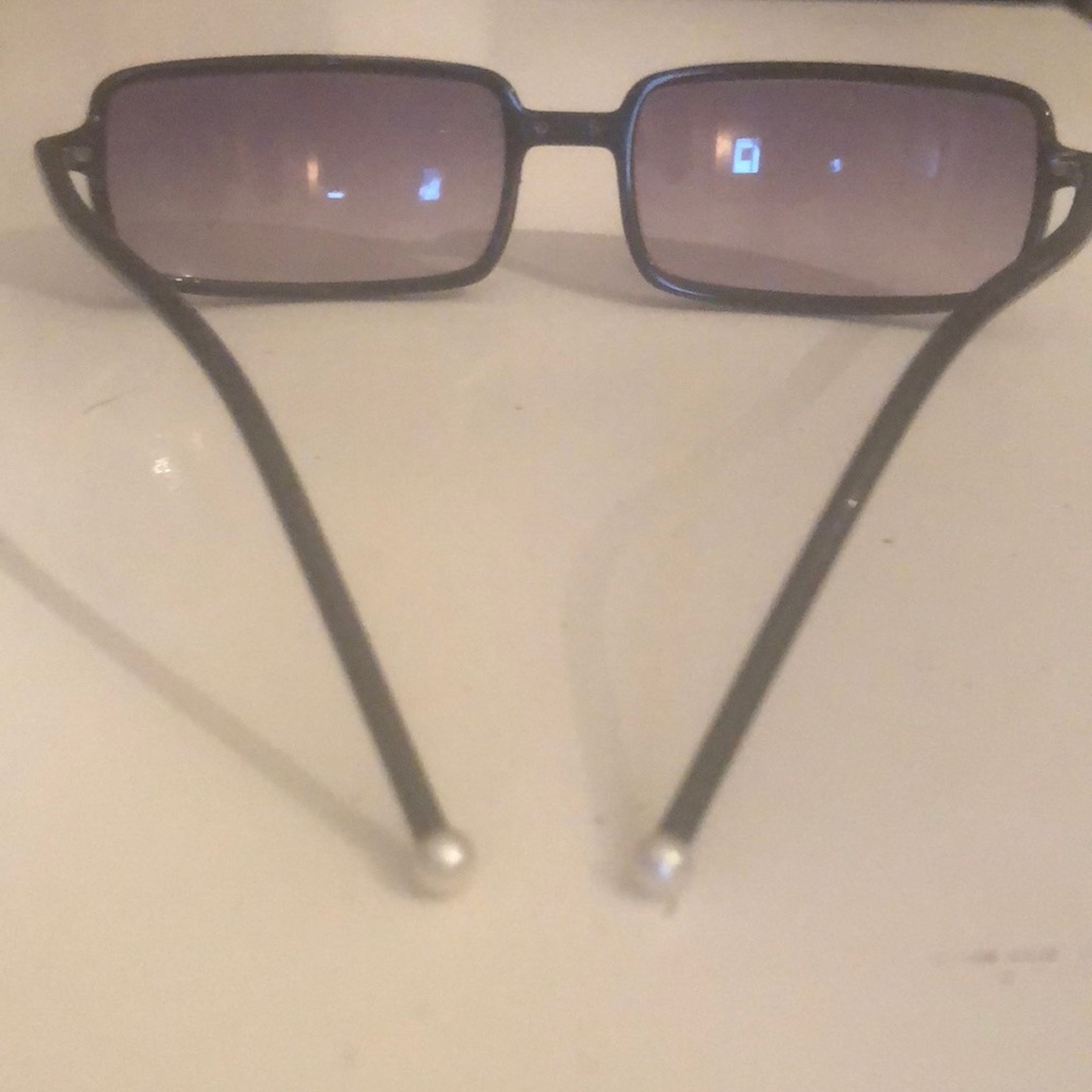 CHANEL-VERY PRETTY DAINTY THIN FRAME SUNGLASSES - Picture 5 of 10